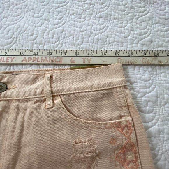 Hollister Short Shorts Light Orange Distressed Embroidery Size 13/31 - Picture 11 of 13